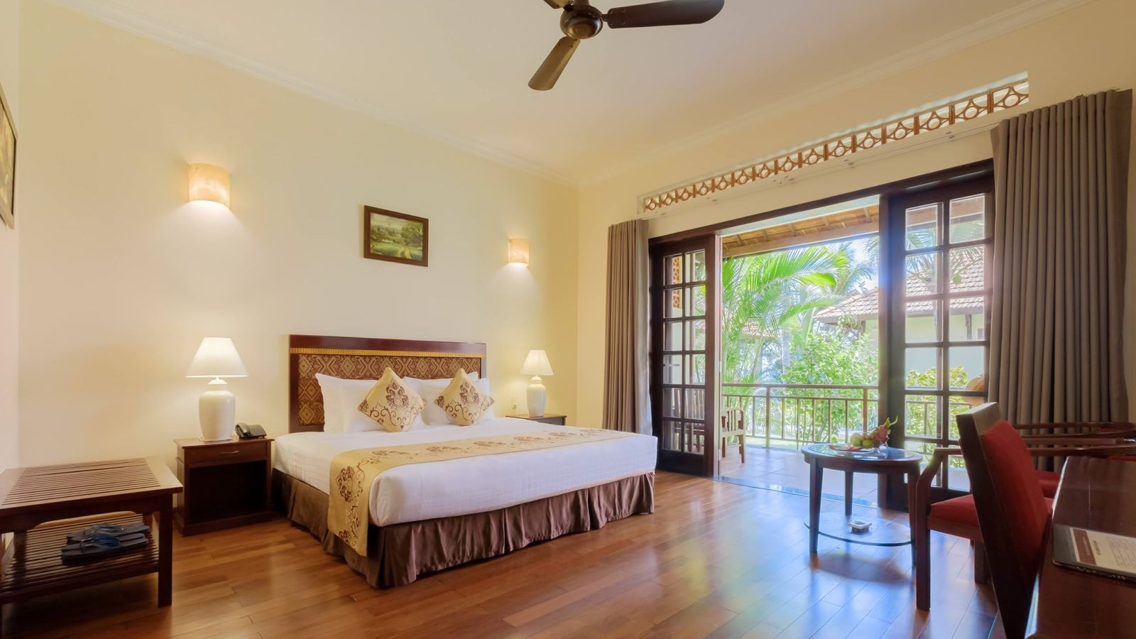 rooms-bungalow-garden-or-pool-view