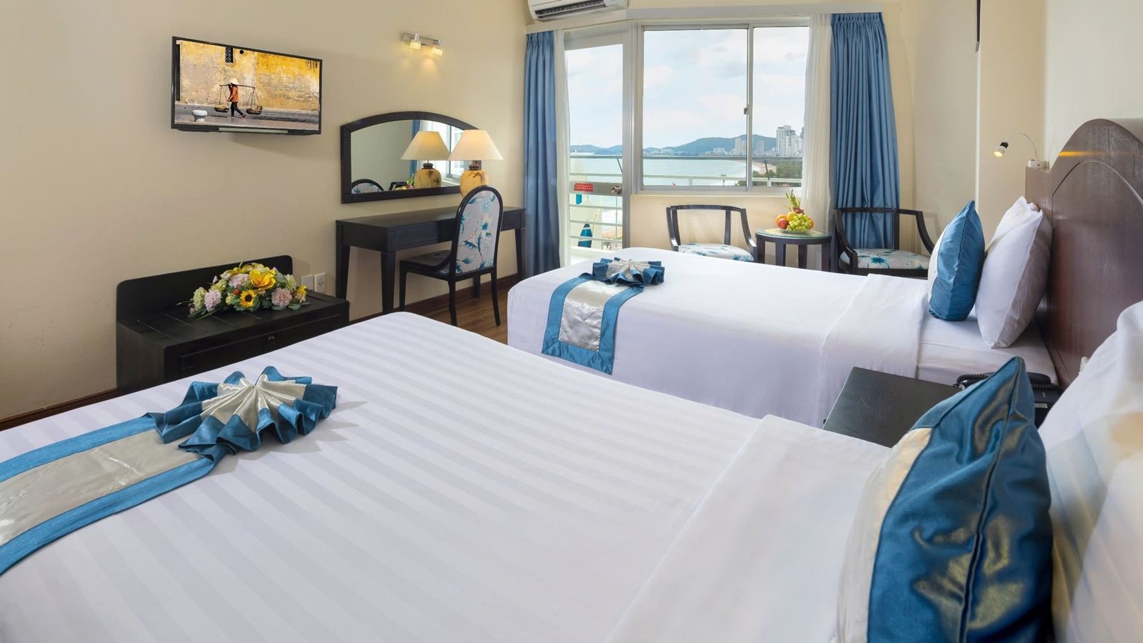 rooms-deluxe-room-with-balcony