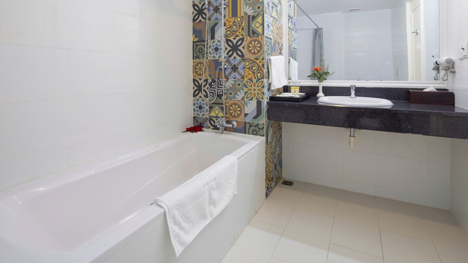 rooms-suite-with-balcony