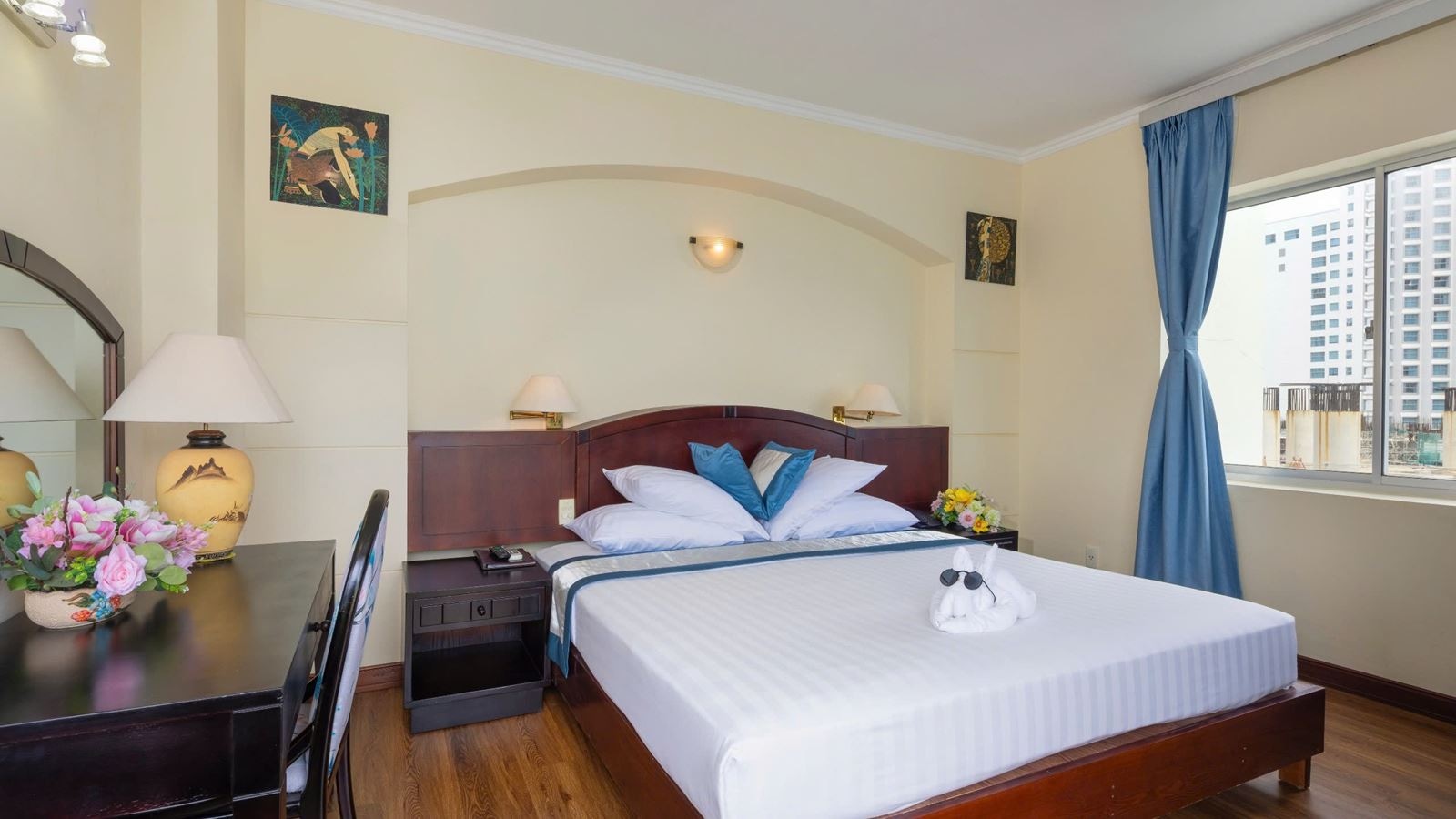 rooms-executive-deluxe-with-balcony-chd-without-extra-bed