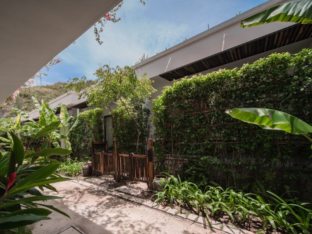 rooms-bungalow-gardenview-no-extra-bed