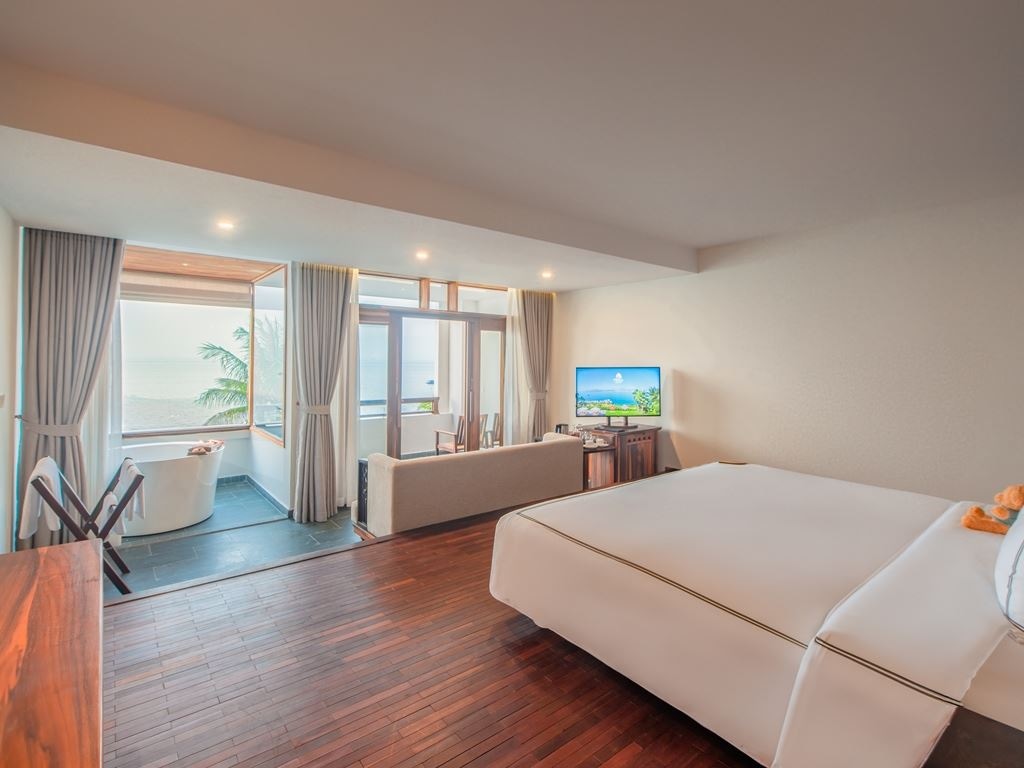 rooms-premier-executive-ocean-view-suite