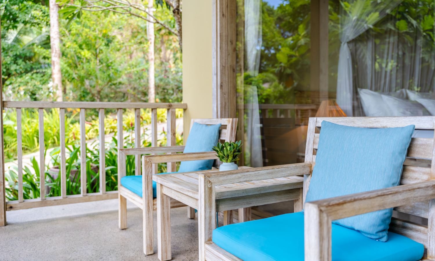 rooms-deluxe-bungalow-with-gardenview