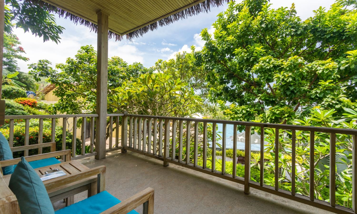 rooms-hill-bungalow-with-bathtub