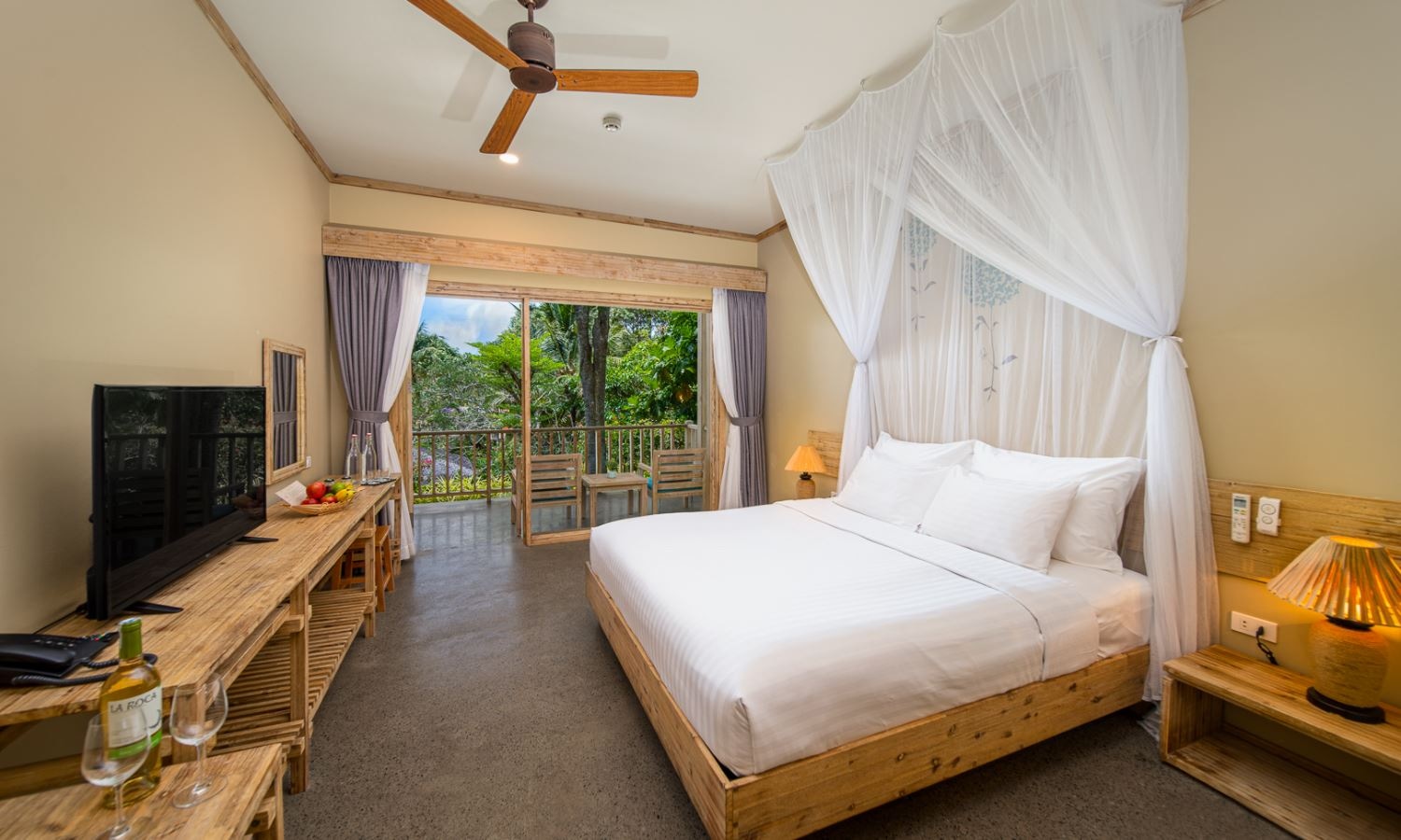 rooms-hill-bungalow-with-bathtub