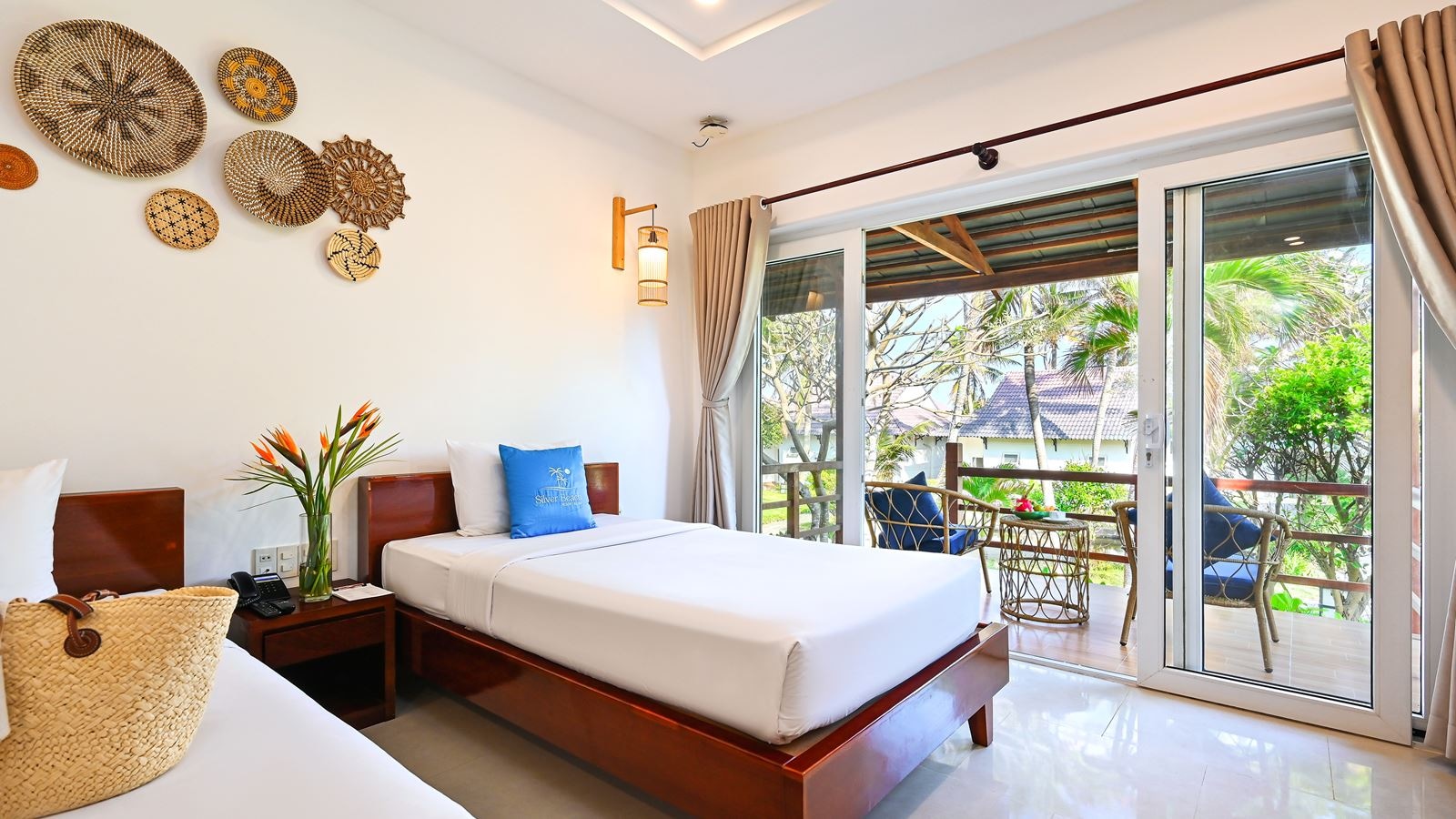 rooms-triple-bungalow-with-garden