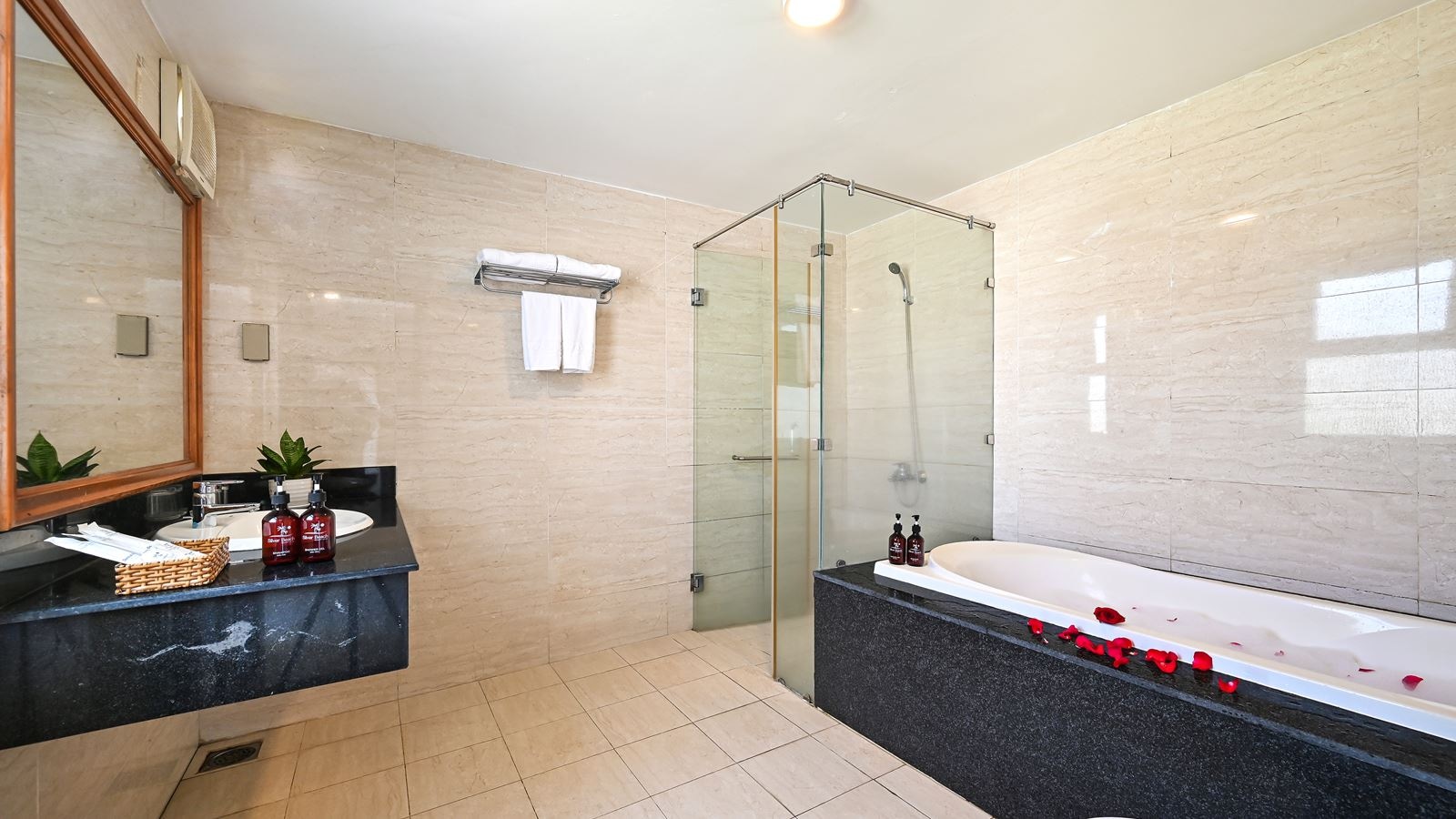 rooms-villa-2-bedrooms-with-garden-view