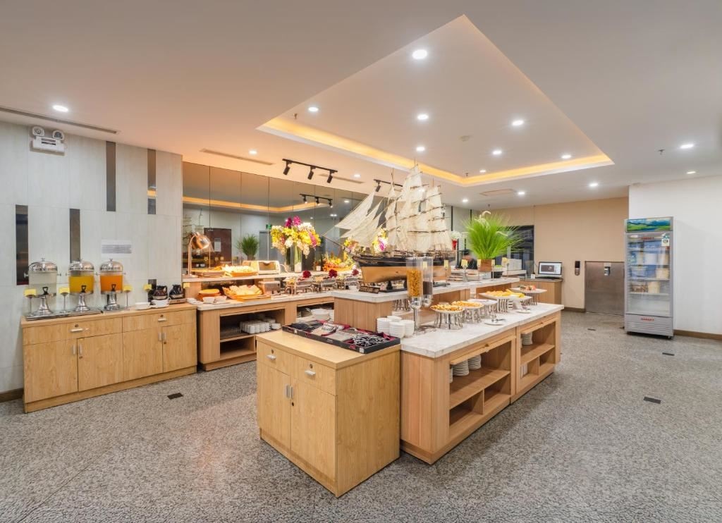 restaurants-restaurant