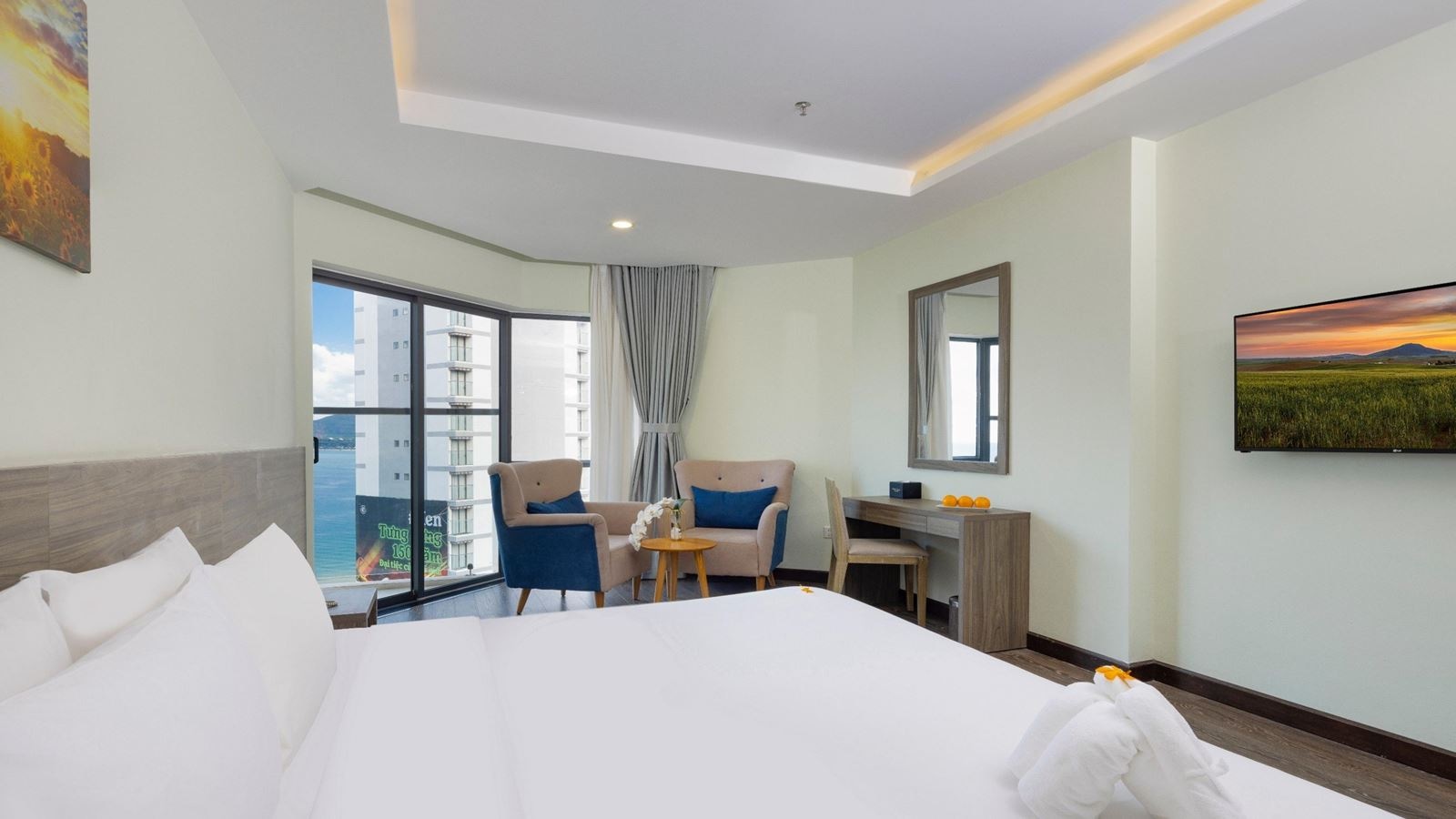 rooms-deluxe-partial-seaview-with-balcony