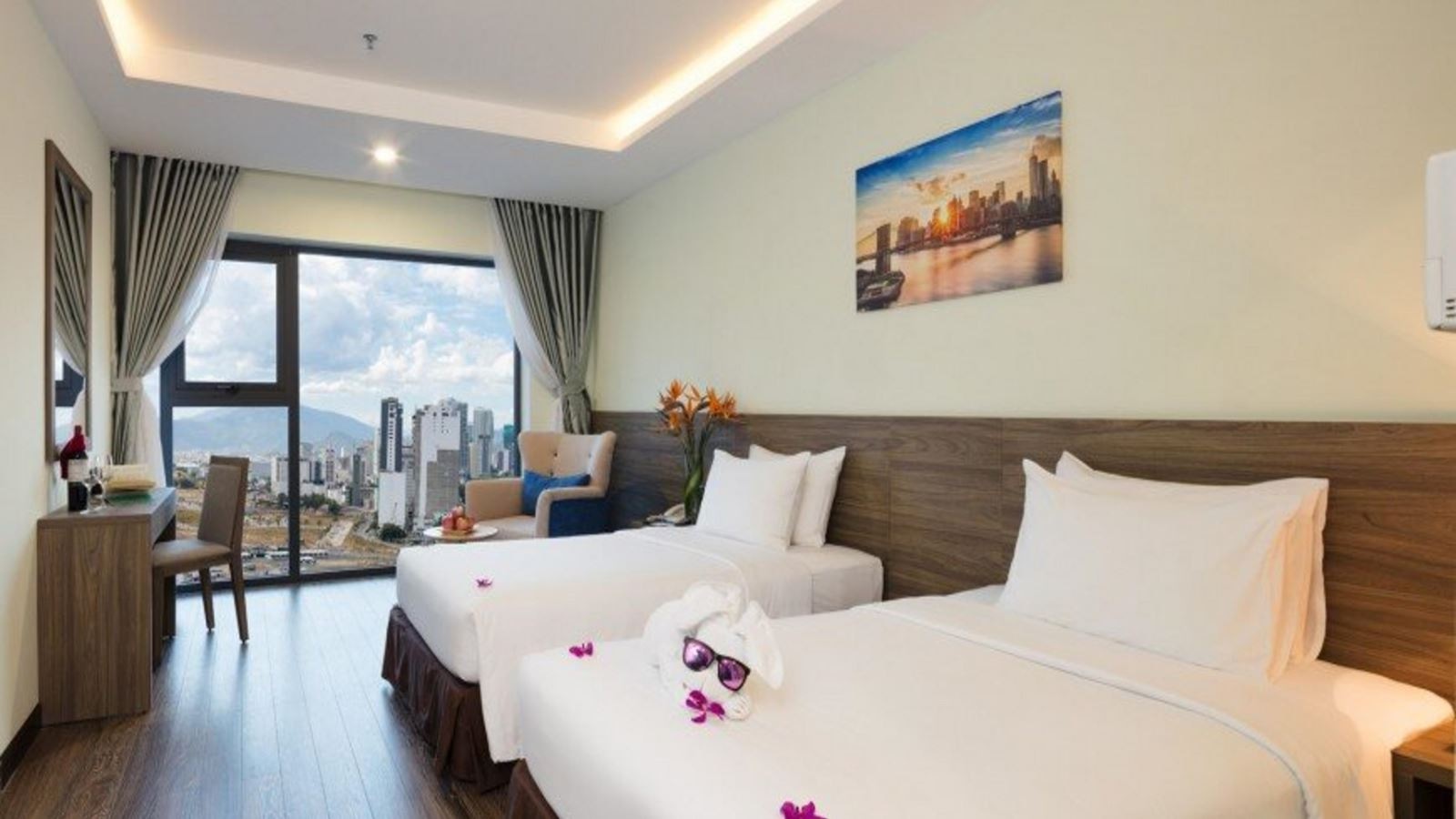 rooms-superior-partial-seaview-with-window