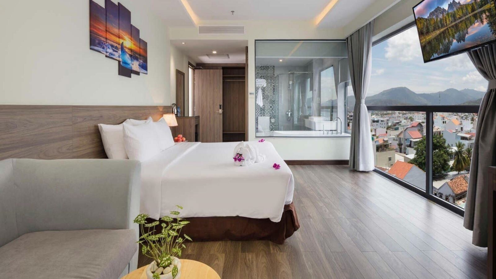 rooms-suite-seaview-view-with-balcony