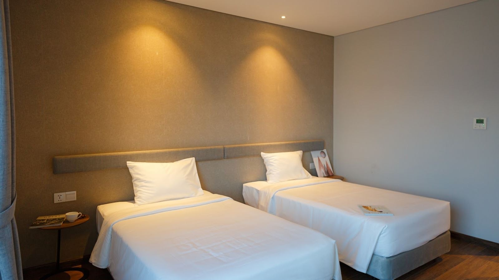 rooms-cozy-twin-with-city-view-child-without-extra-bed