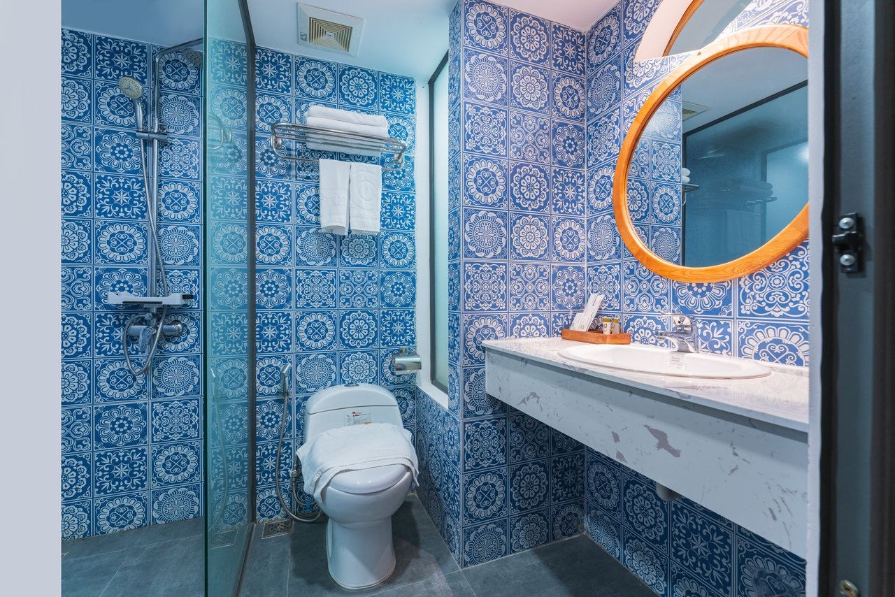 rooms-deluxe-city-view-with-window