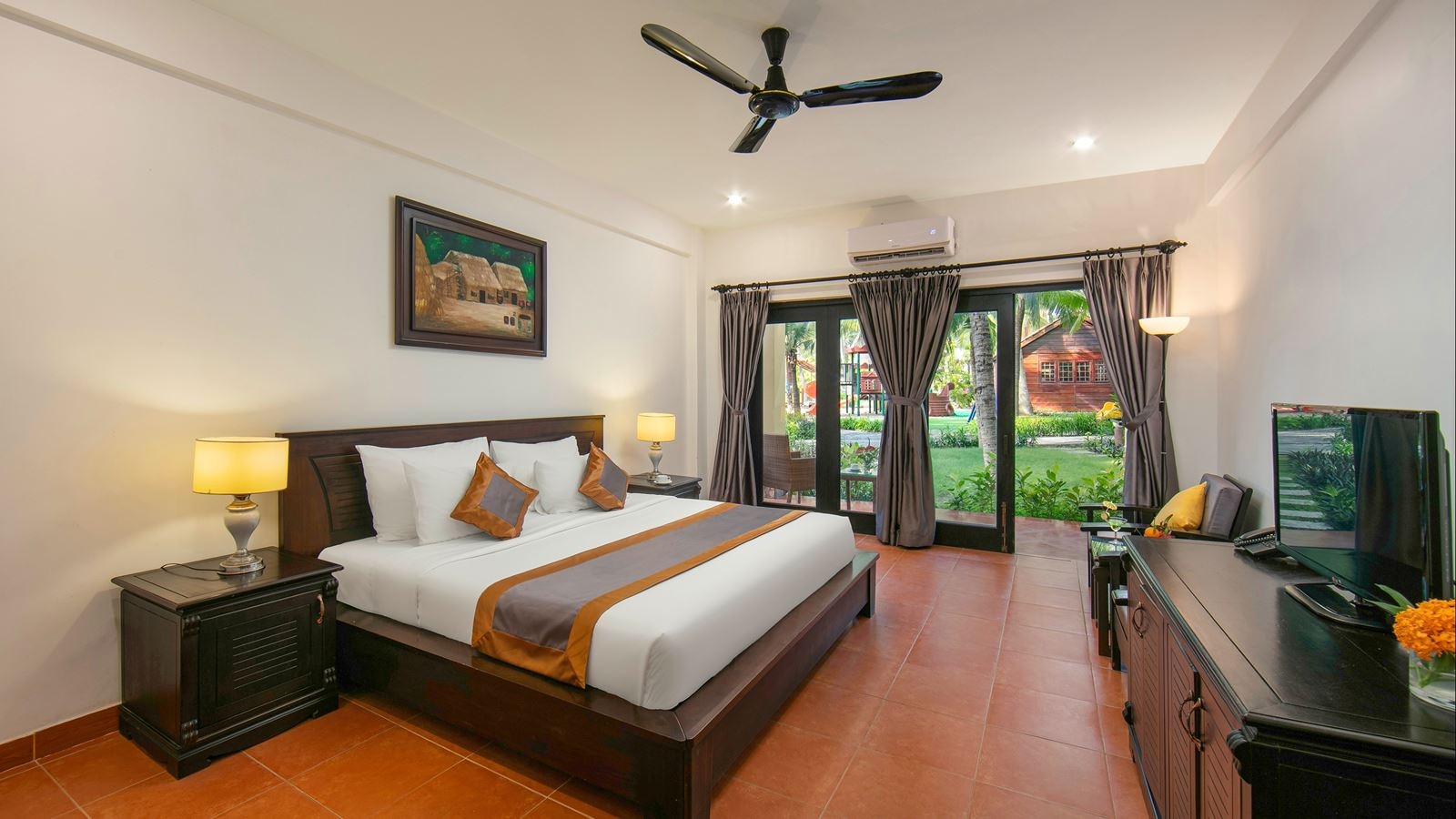 rooms-superior-gardenview-with-balcony