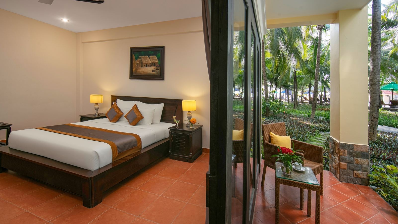 rooms-superior-gardenview-with-balcony