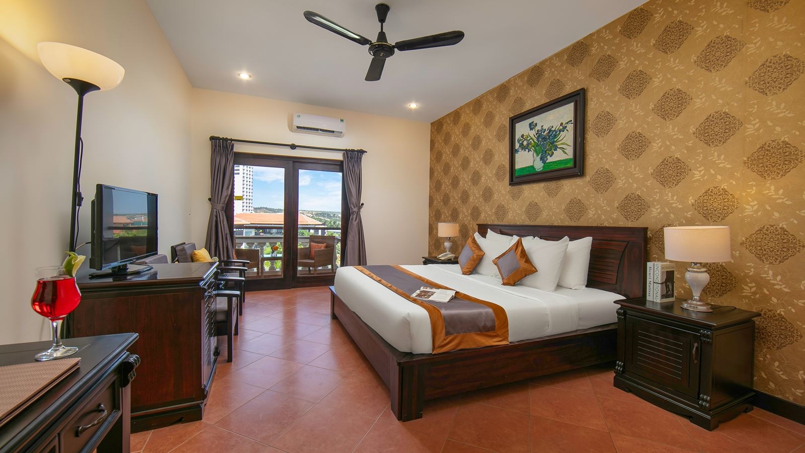 rooms-deluxe-oceanview-with-balcony