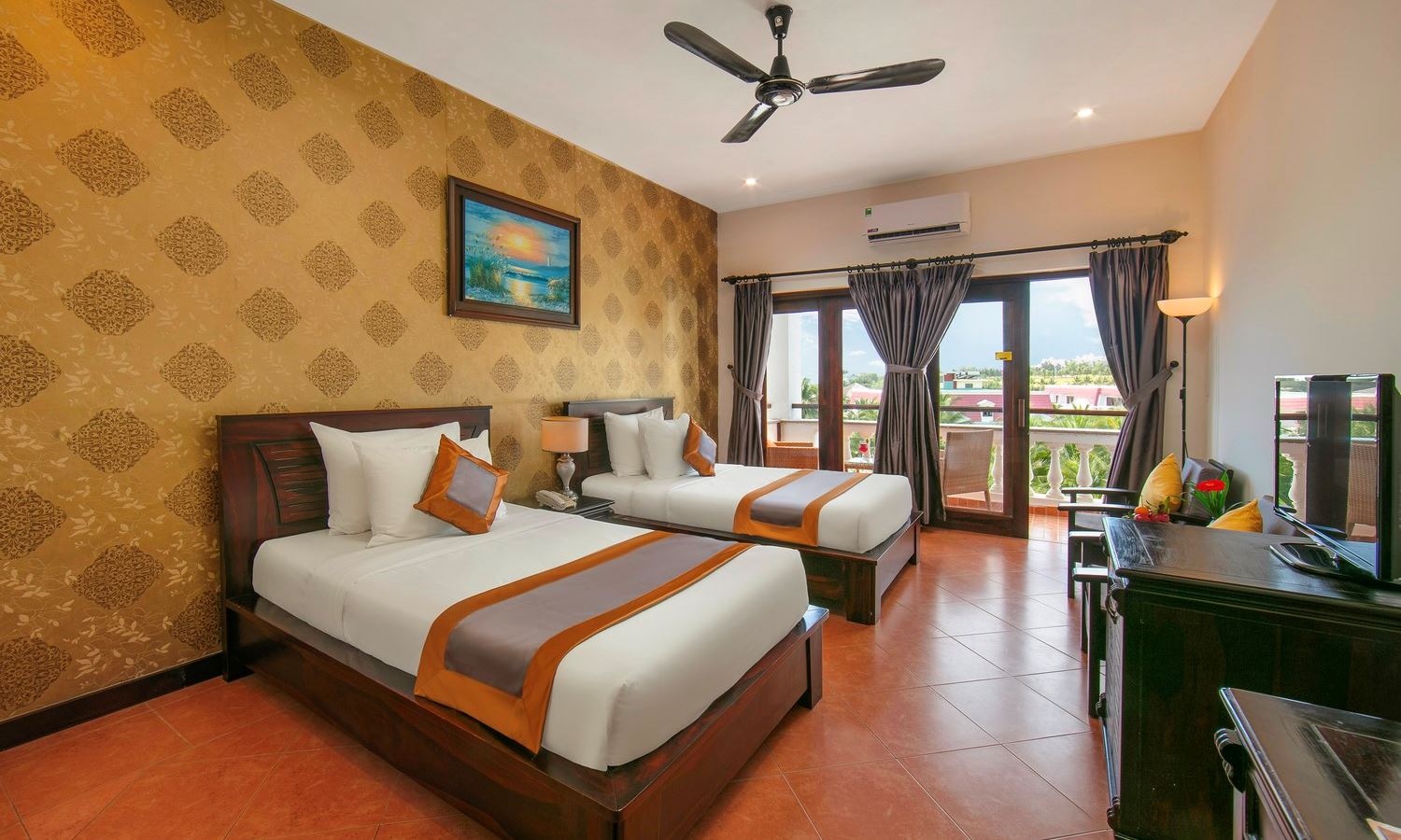 rooms-deluxe-oceanview-with-balcony