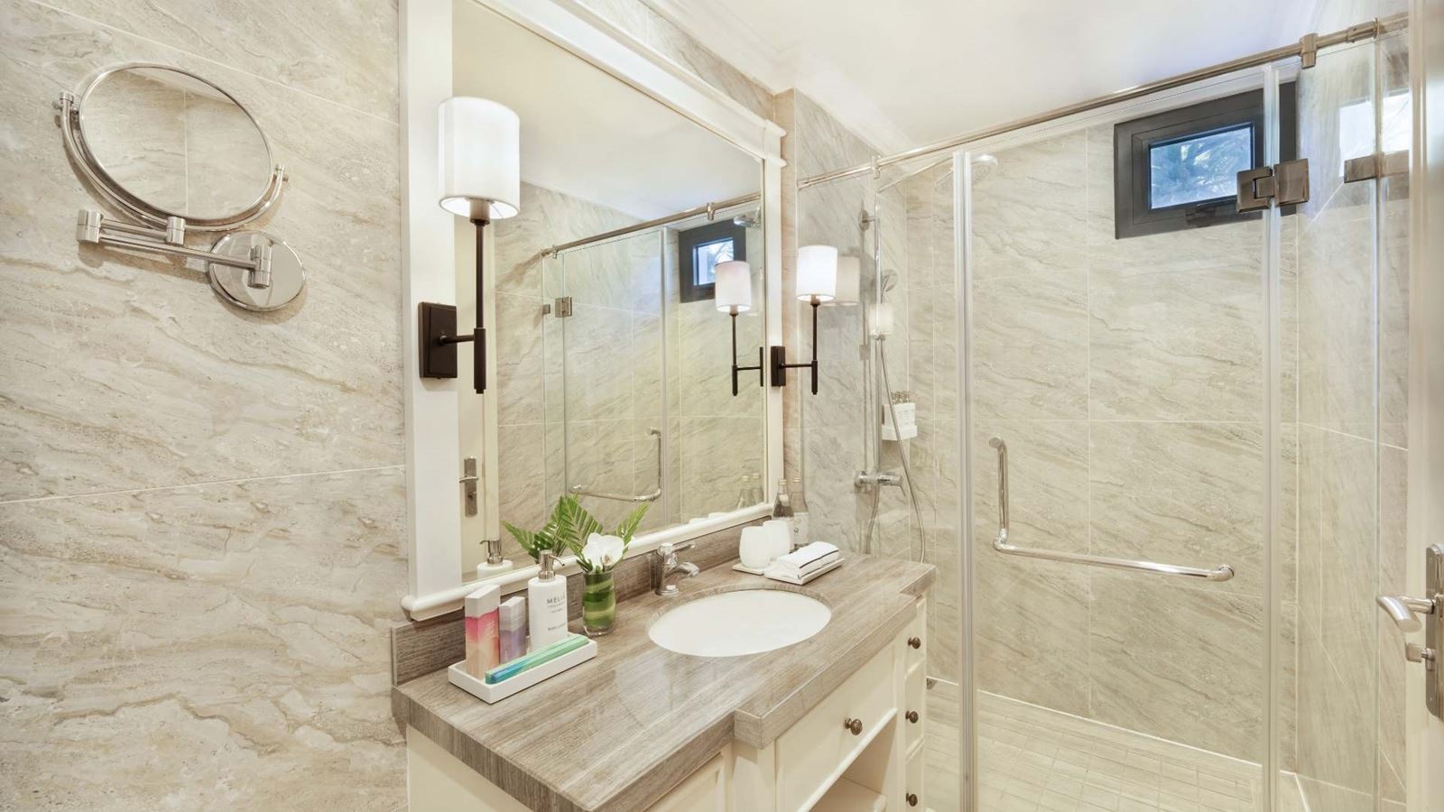 rooms-2bedroom-villa-lake-view-with-private-pool-no-extra-bed