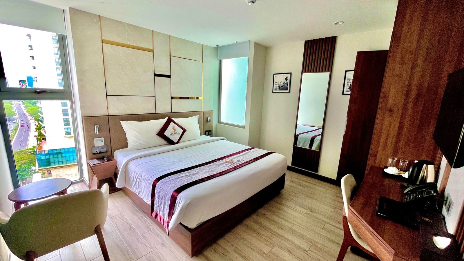 rooms-deluxe-partial-seaview