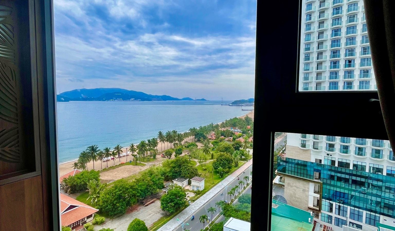 rooms-deluxe-partial-seaview-child-without-extra-bed