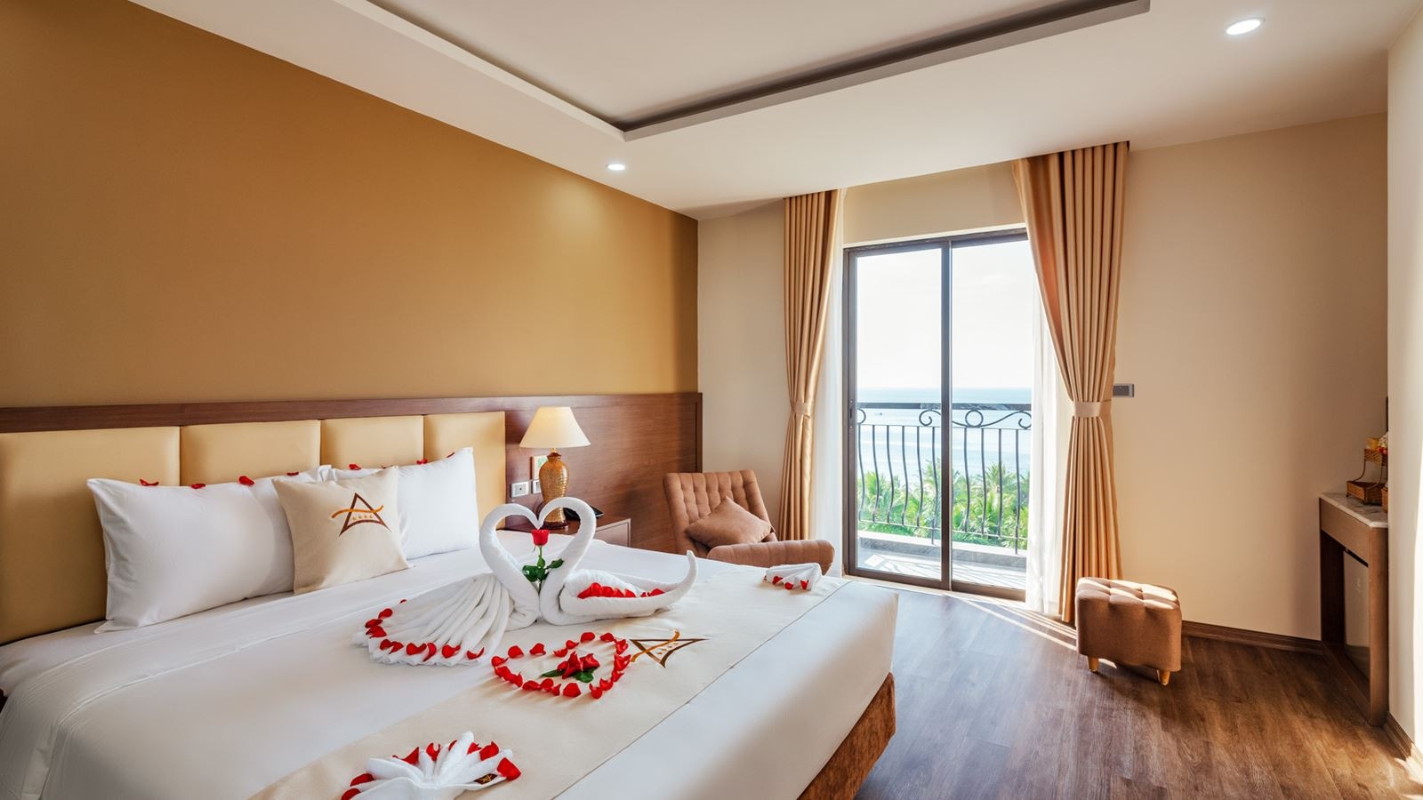 rooms-aura-delight-plus-with-sea-view