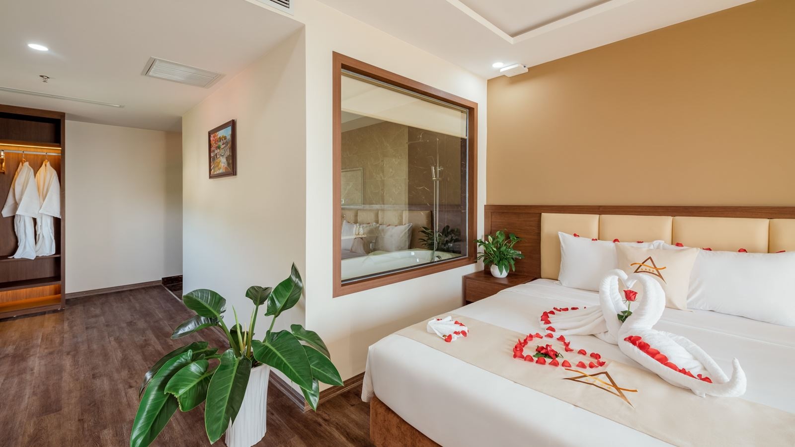 rooms-helios-suite-with-ocean-view