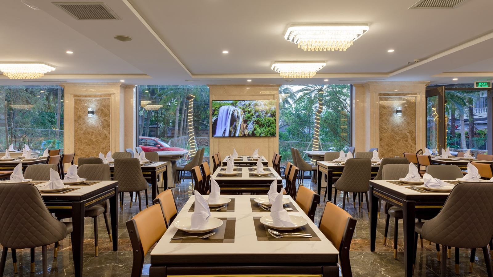 restaurants-restaurants