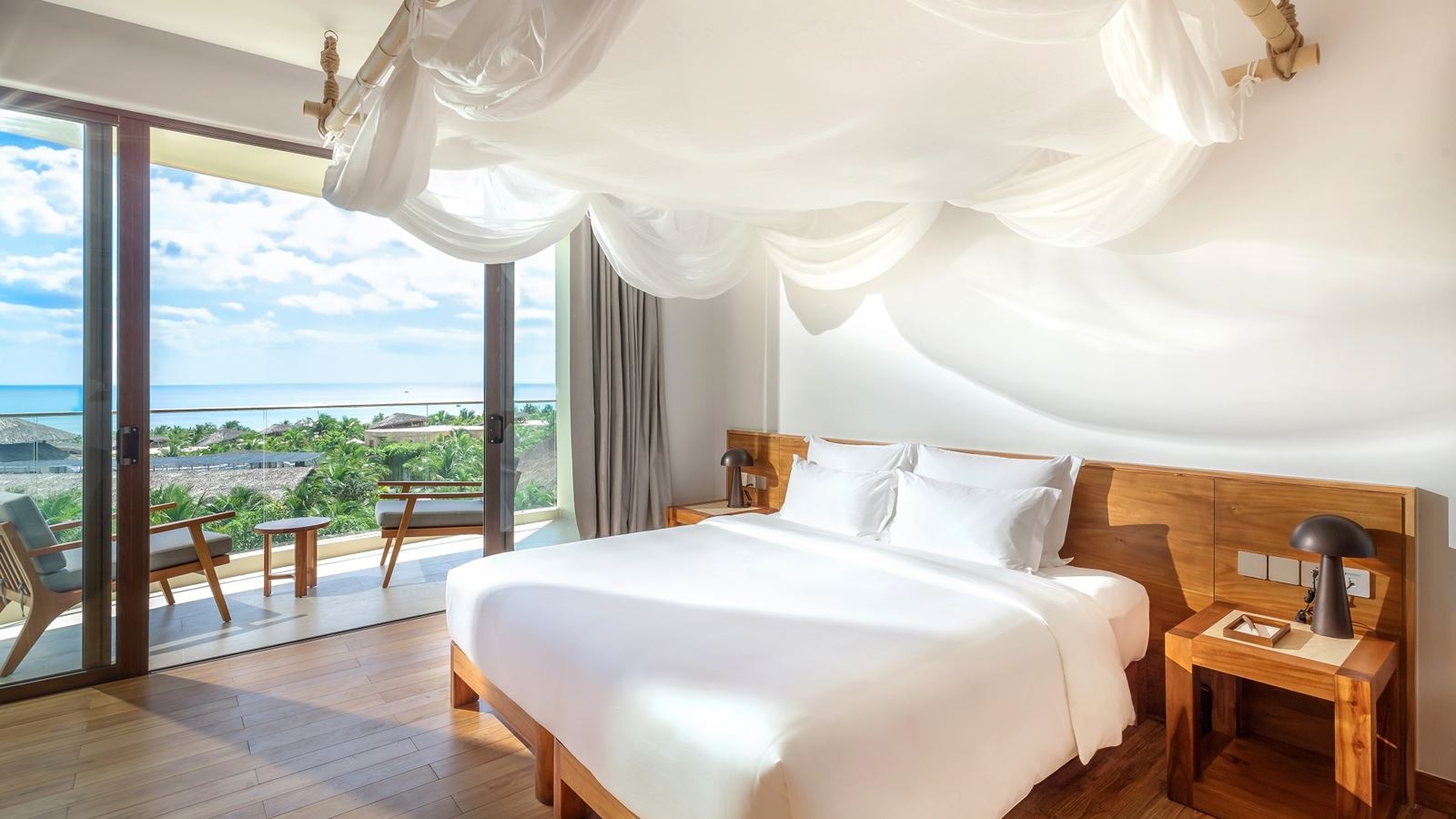 rooms-deluxe-seaview