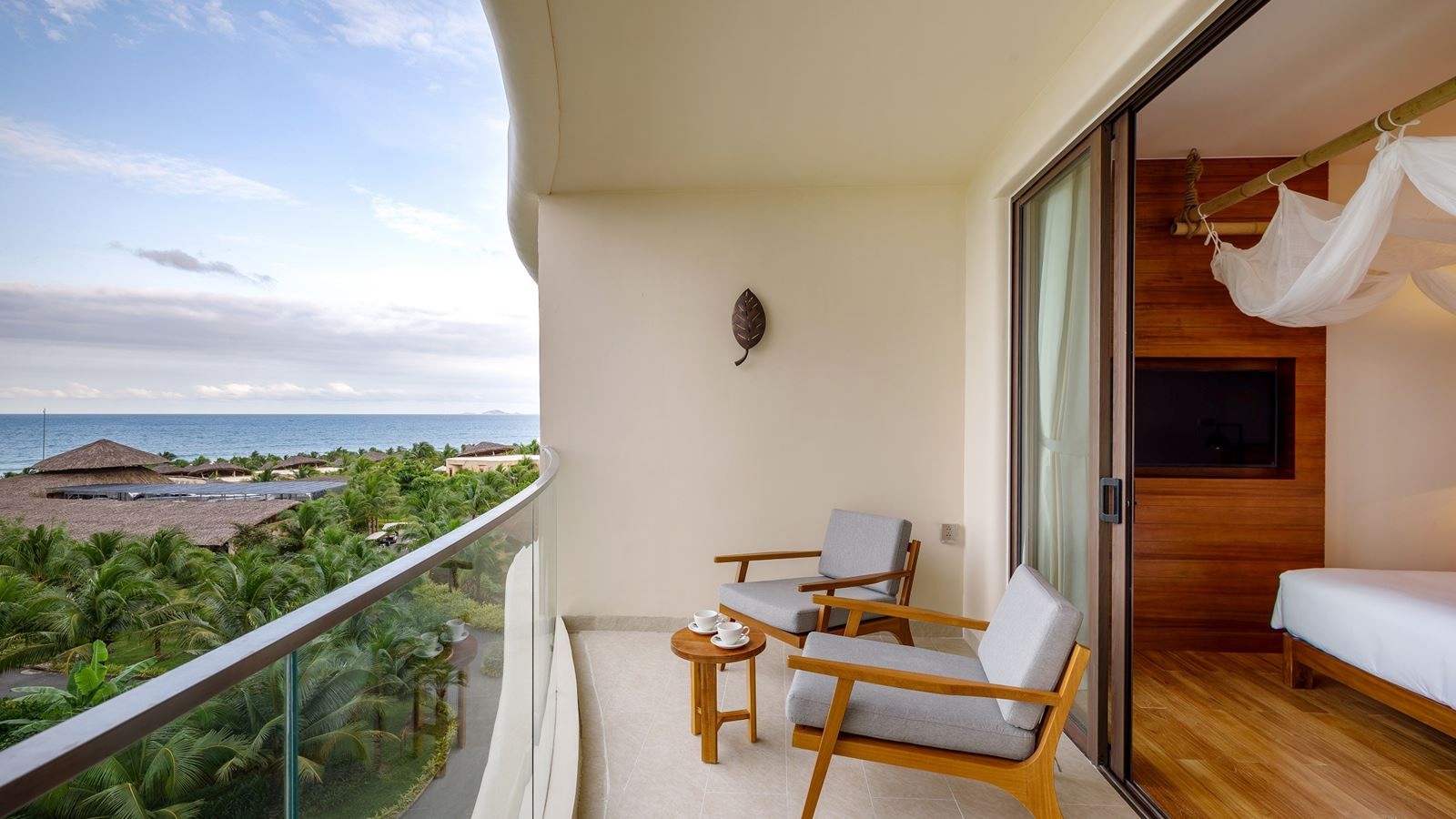 rooms-suite-1-bedroom-seaview