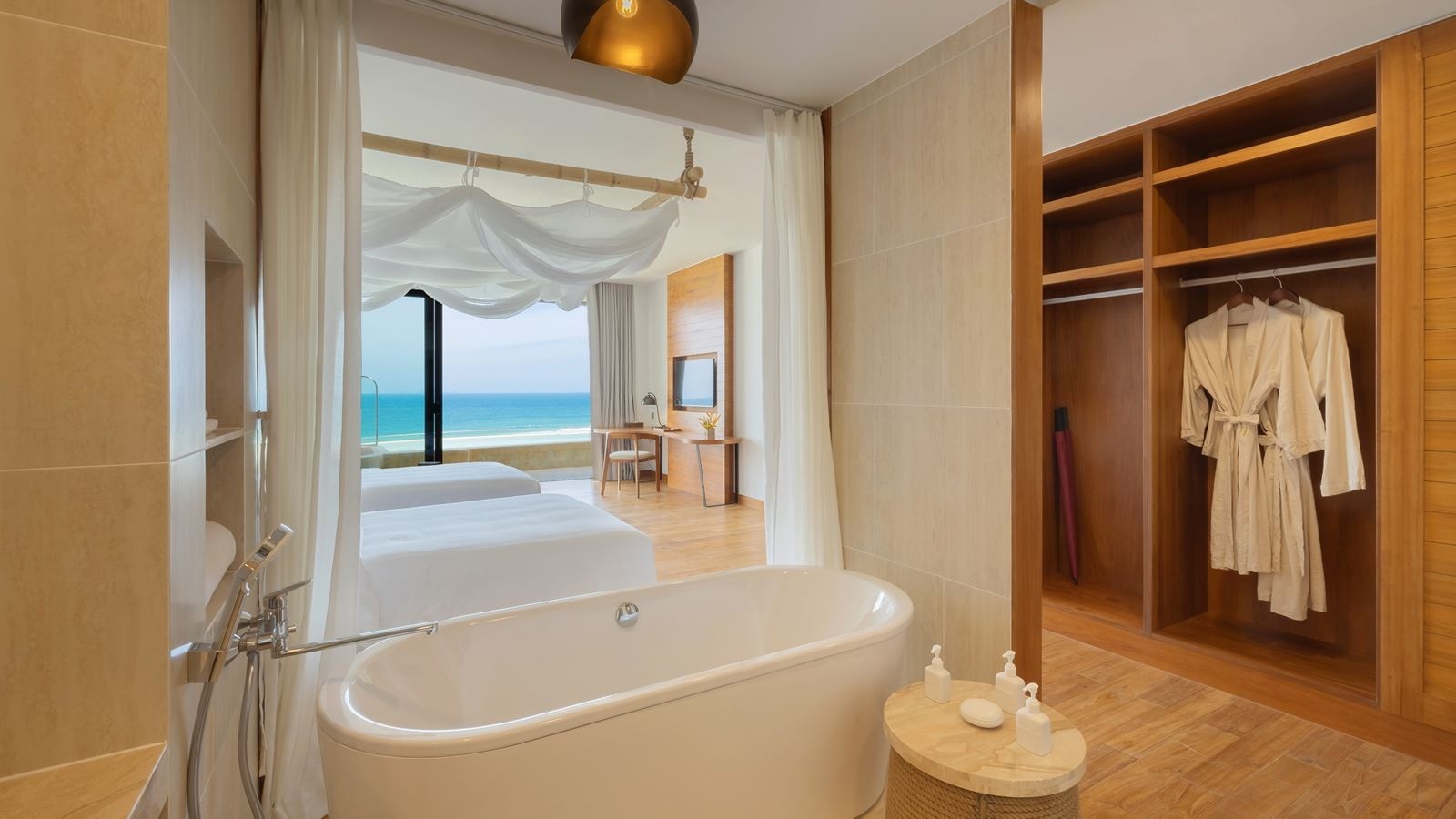 rooms-seaview-sky-pool-villa--family