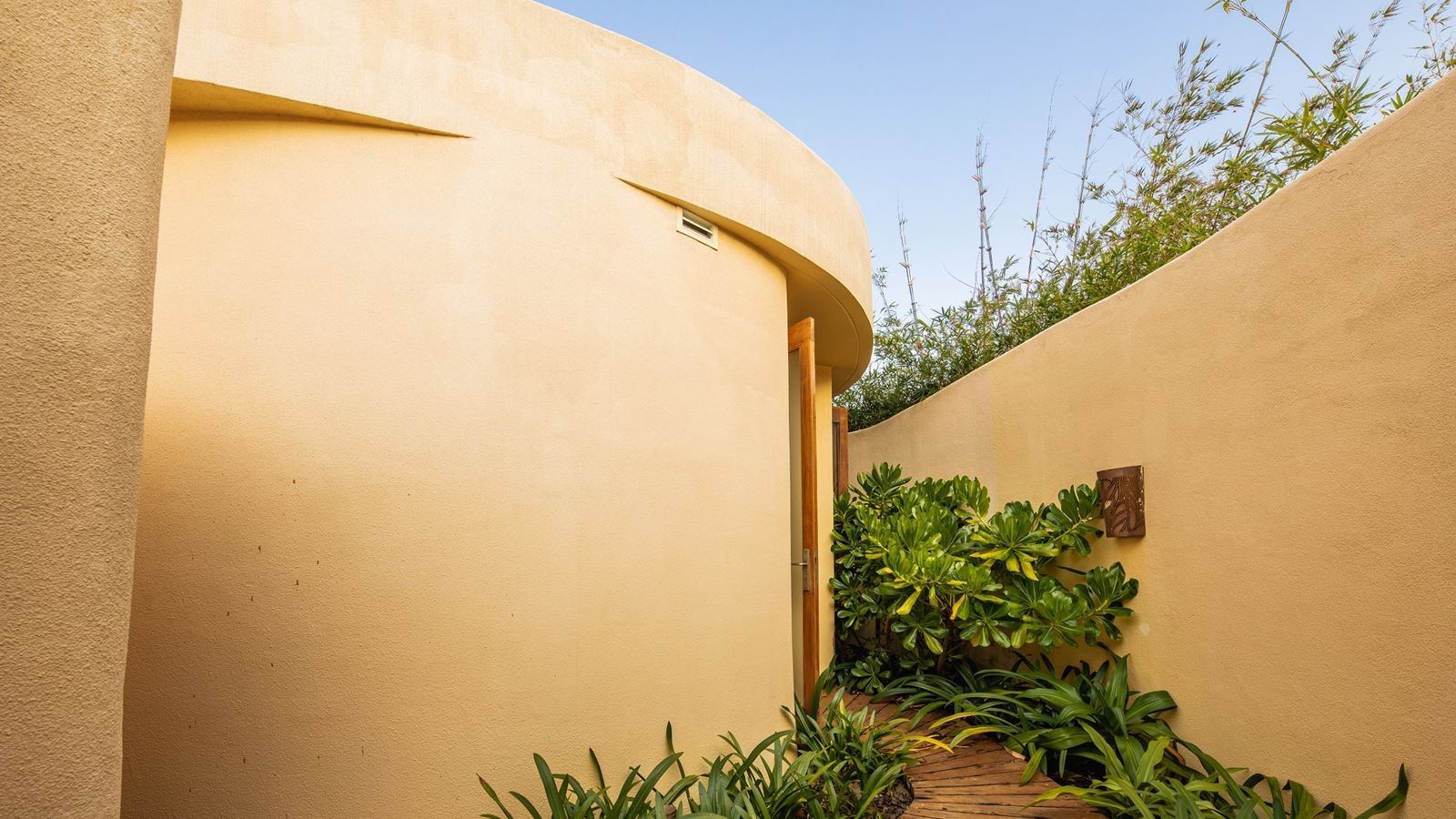 rooms-2-bedroom-beachfront-pool-villa