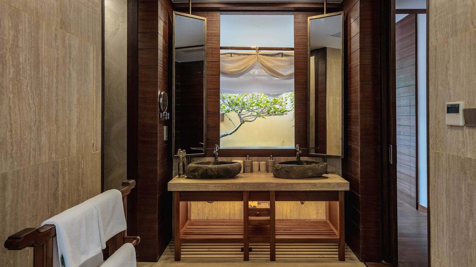 rooms-2-bedroom-beachfront-pool-villa