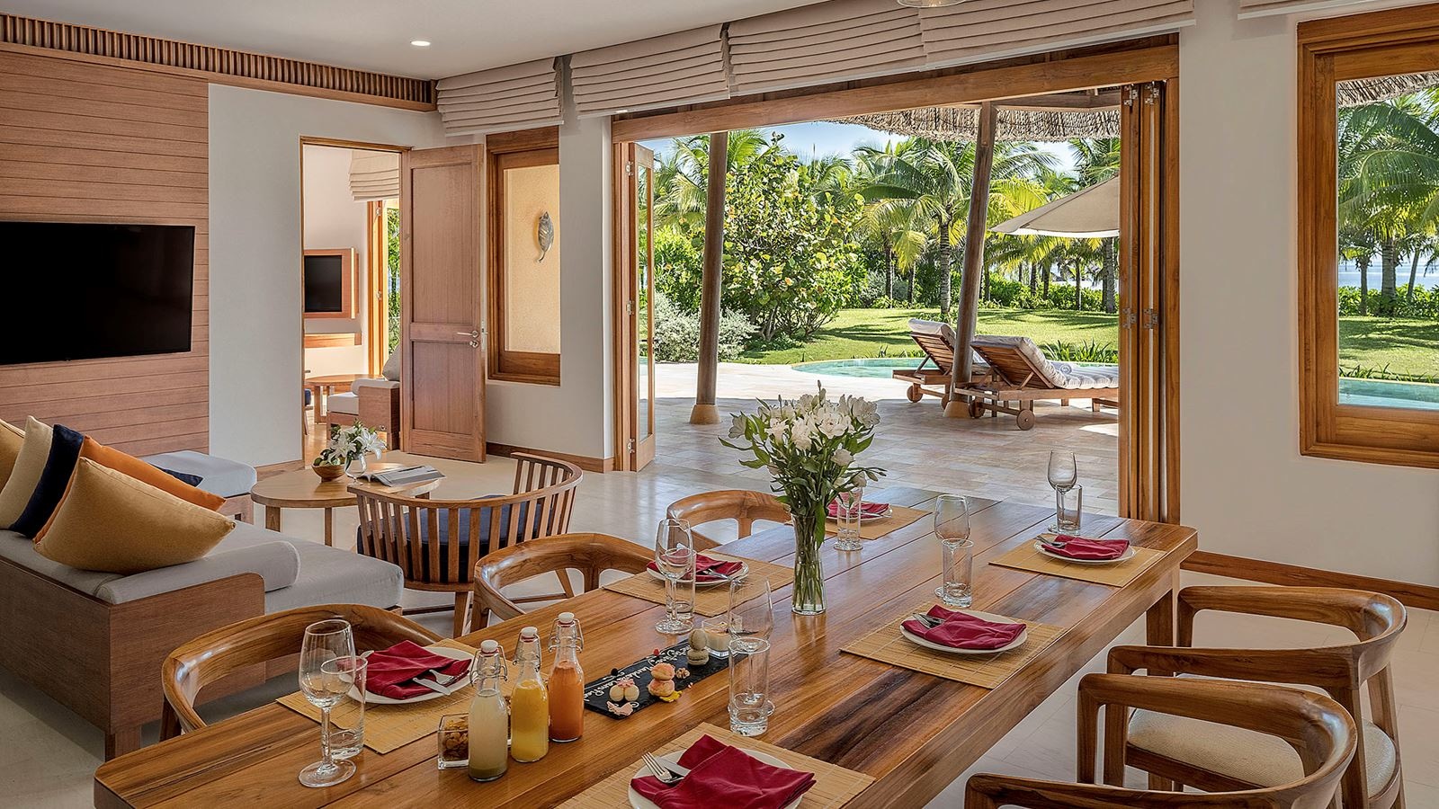 rooms-4-bedroom-beachfront-pool-villa