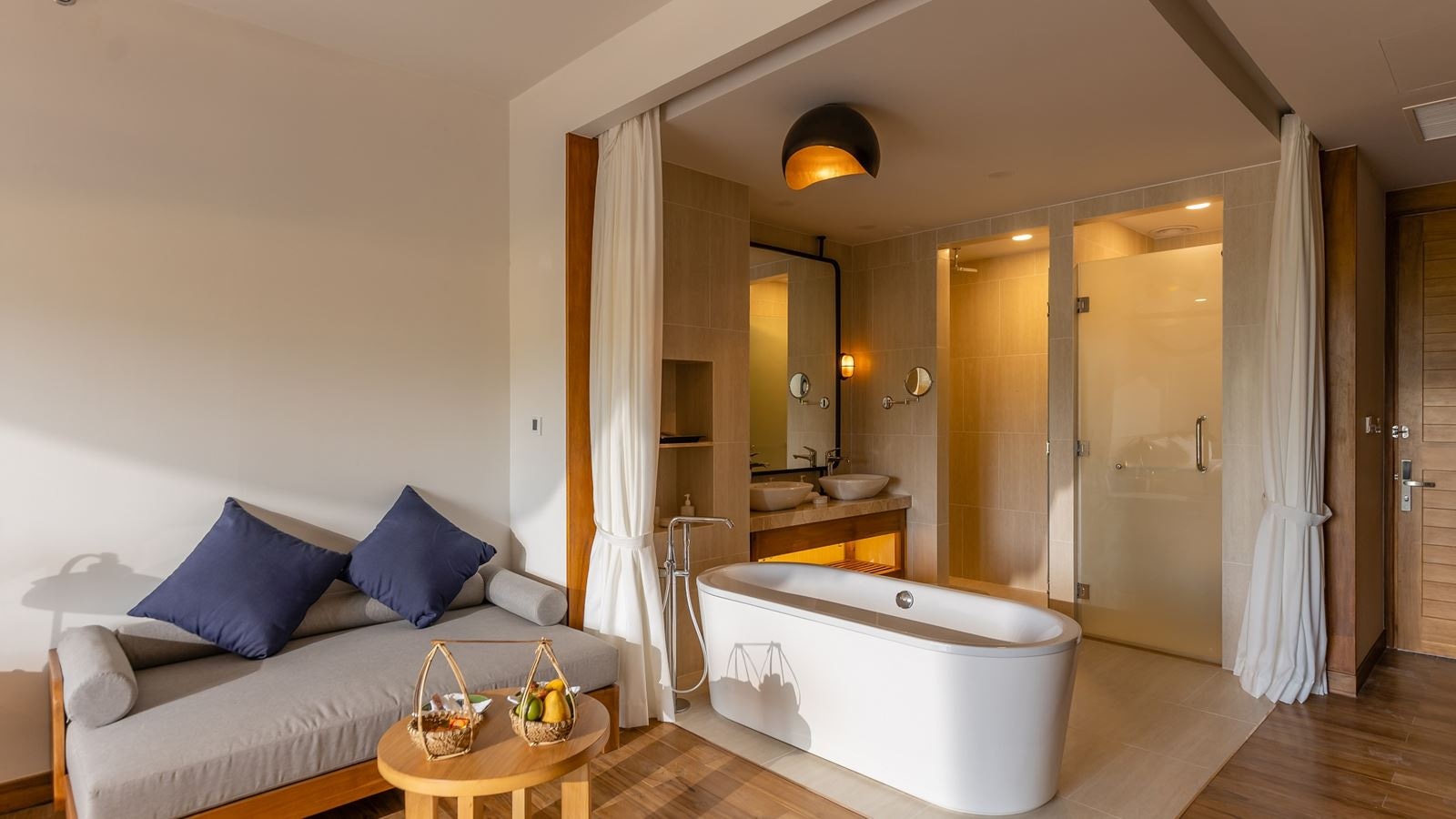 rooms-deluxe-seaview-child-without-extra-bed