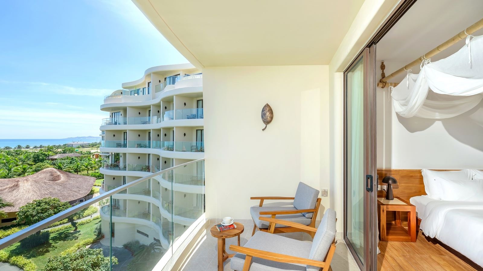 rooms-deluxe-seaview-child-without-extra-bed