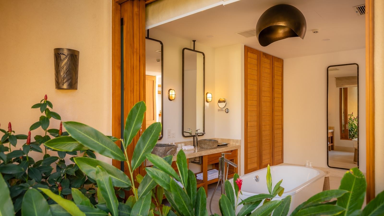 rooms-1-beroom-beachfront-pool-villa-child-without-extra-bed