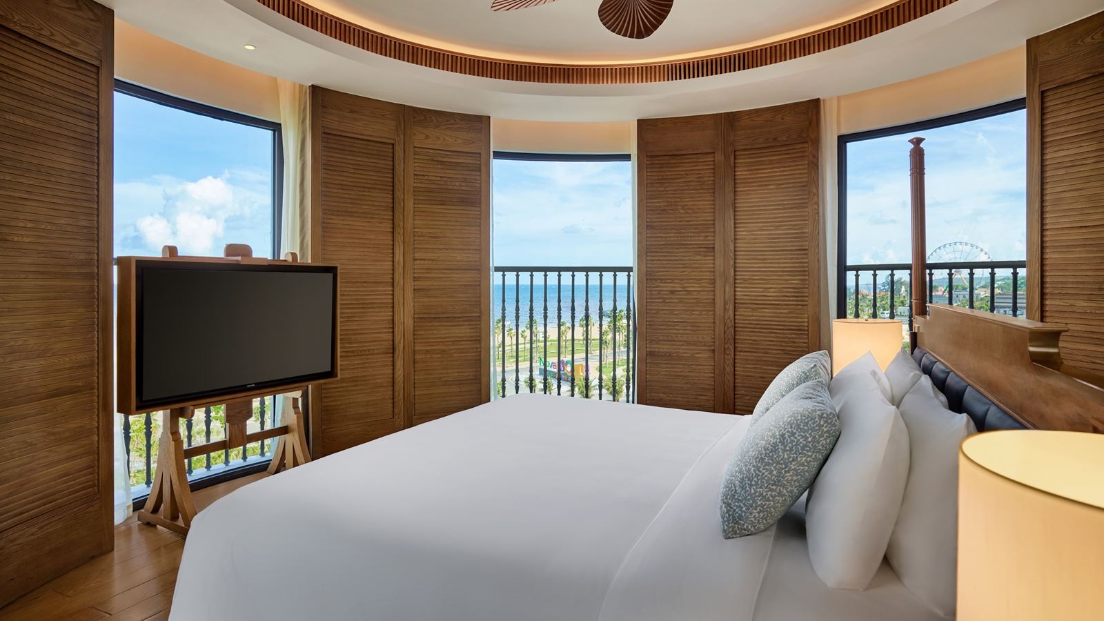 rooms-admiral-suite-with-oceanfront