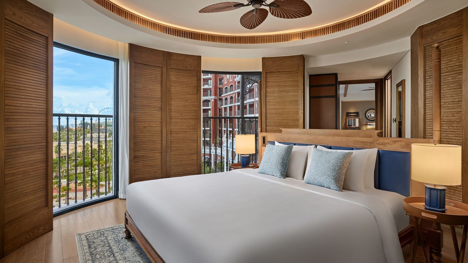 rooms-admiral-suite-with-oceanfront