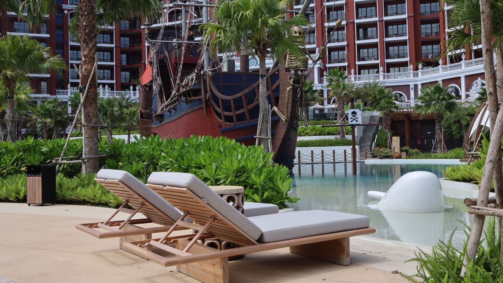 pools-outdoor-childrens-pool