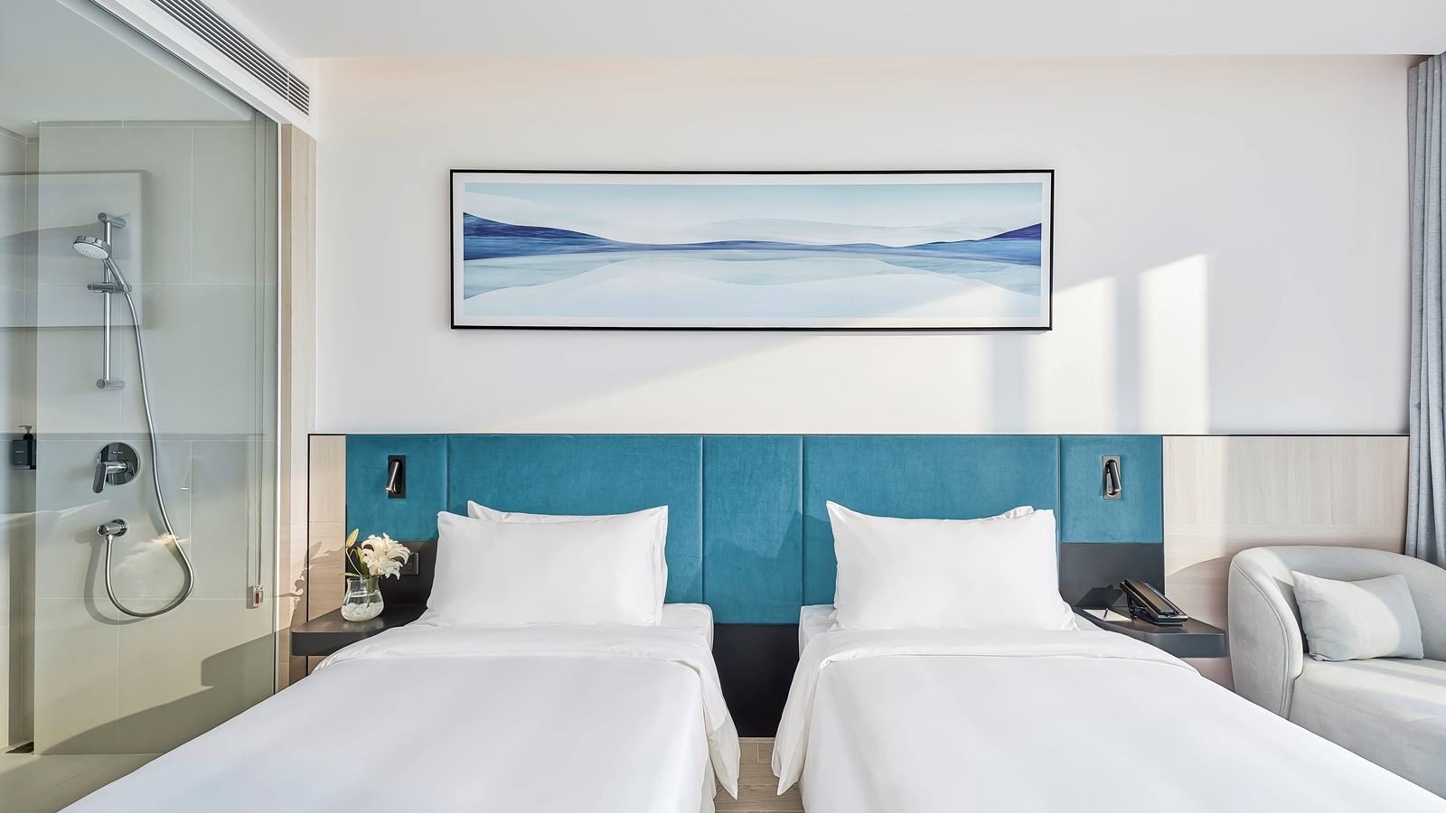 rooms-deluxe-cityview-with-balcony