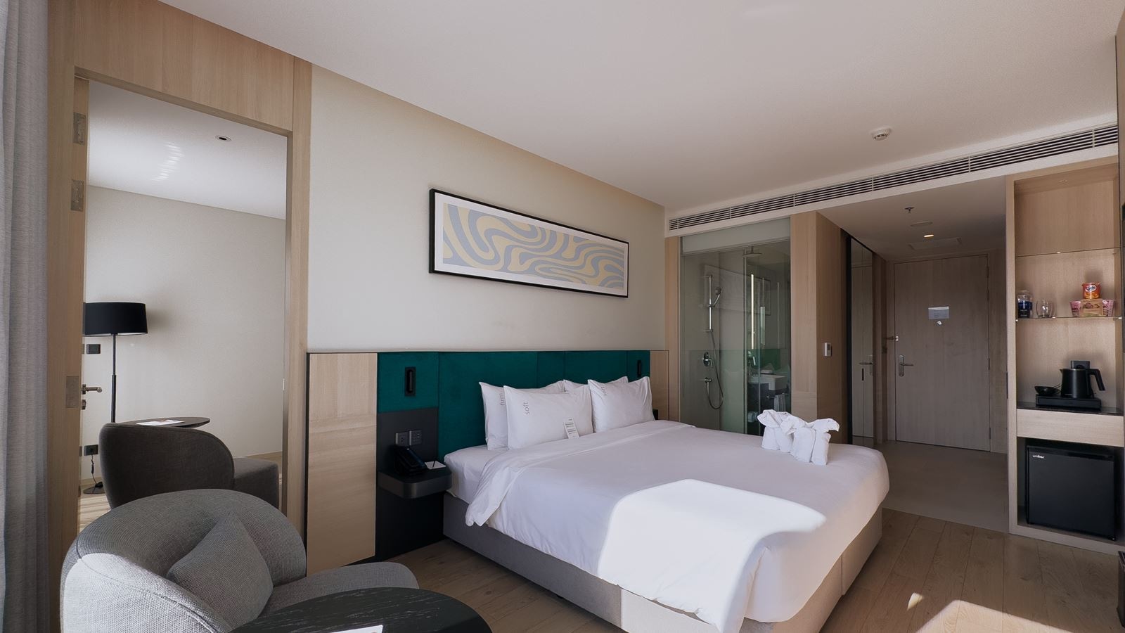 rooms-family-mountain-view-with-balcony