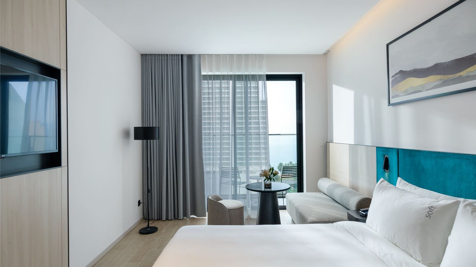 rooms-family-sea-view-with-balcony