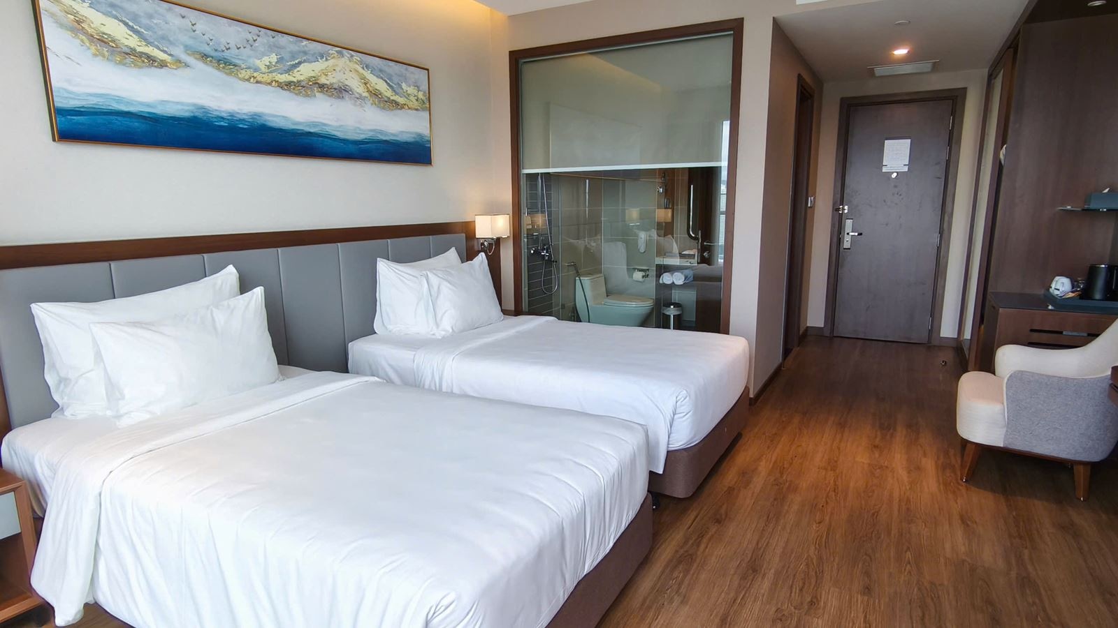 rooms-superior-city-view-with-balcony