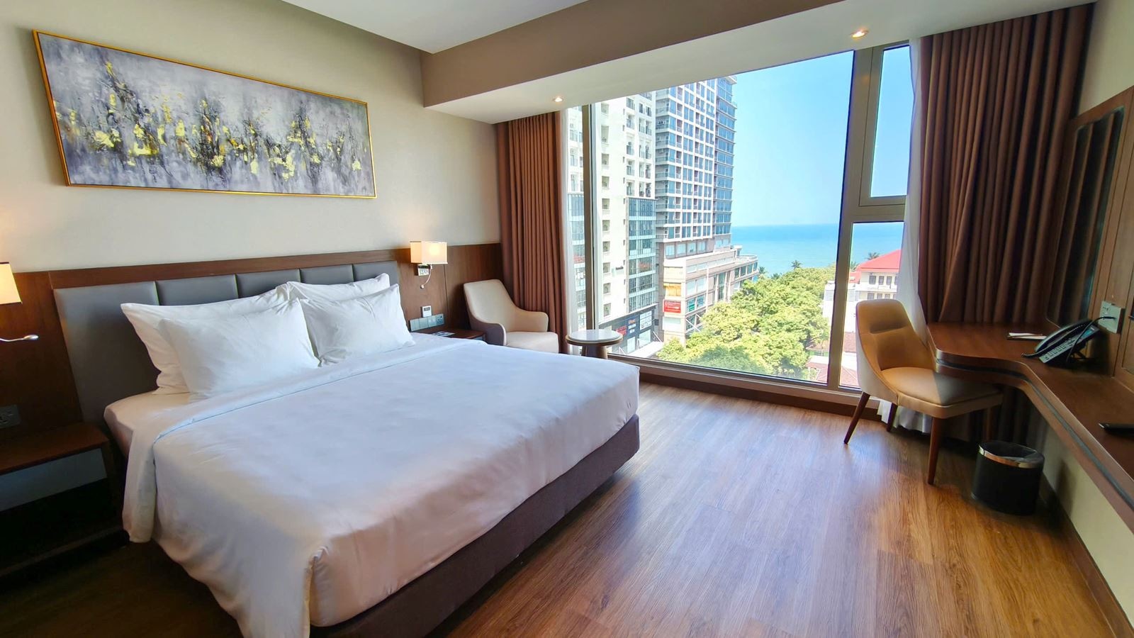 rooms-premier-deluxe-sea-view