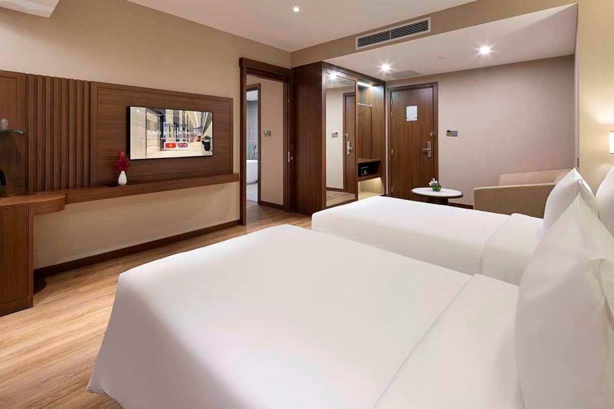 rooms-family-partial-sea-view-with-balcony