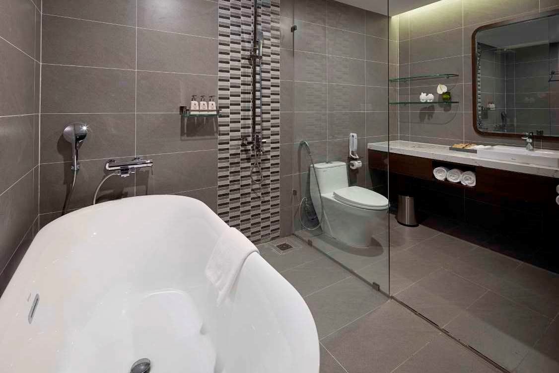 rooms-family-partial-sea-view-with-balcony