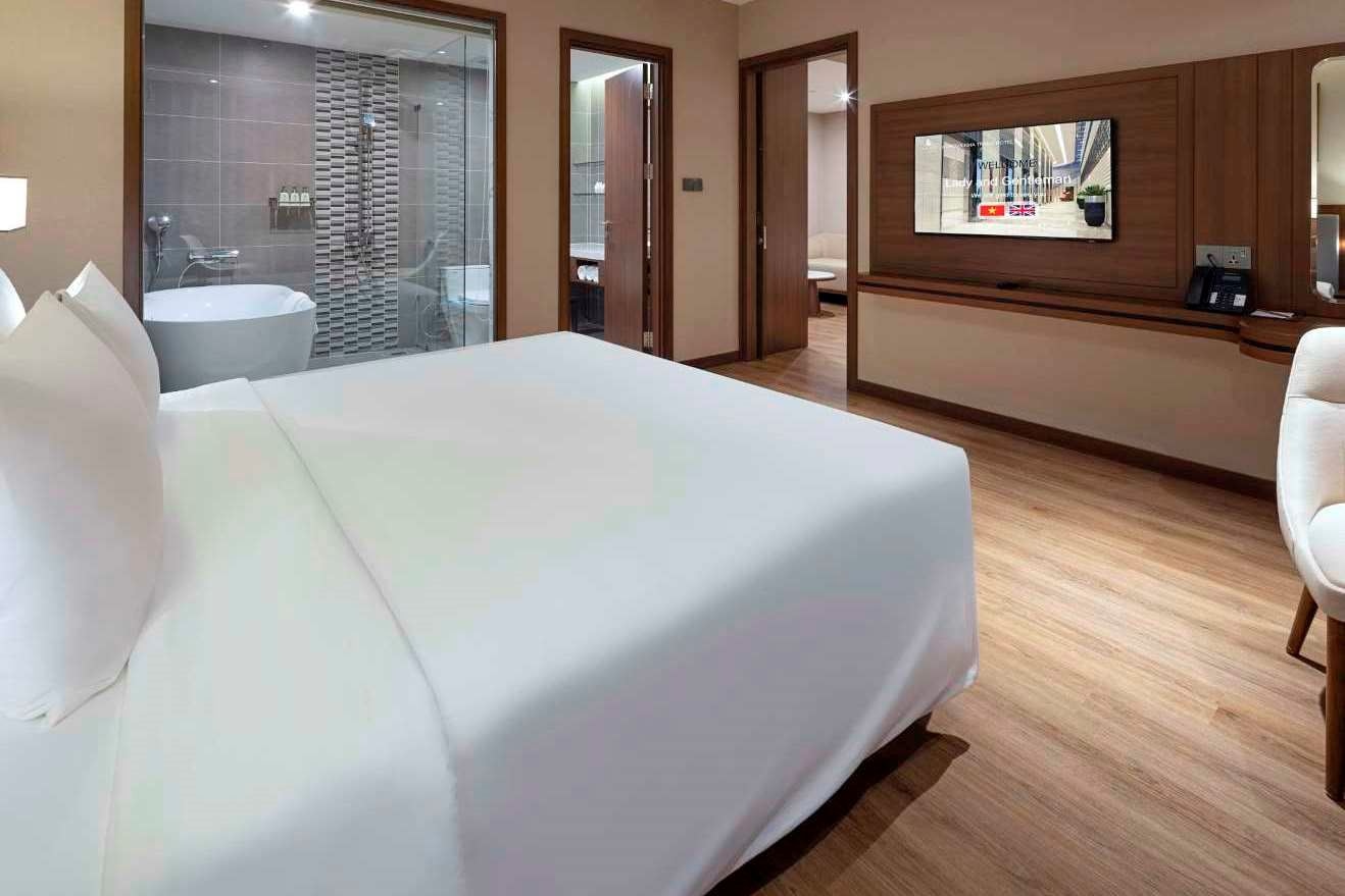 rooms-family-partial-sea-view-with-balcony