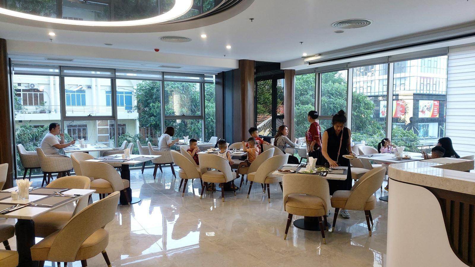 restaurants-stellar-restaurant