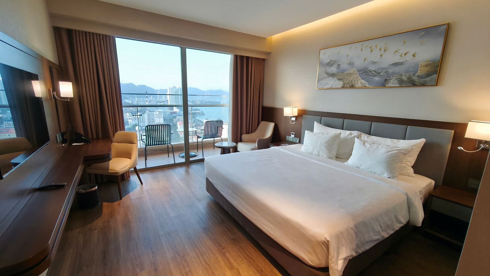 rooms-superior-city-view-with-balcony-child-without-extra-bed