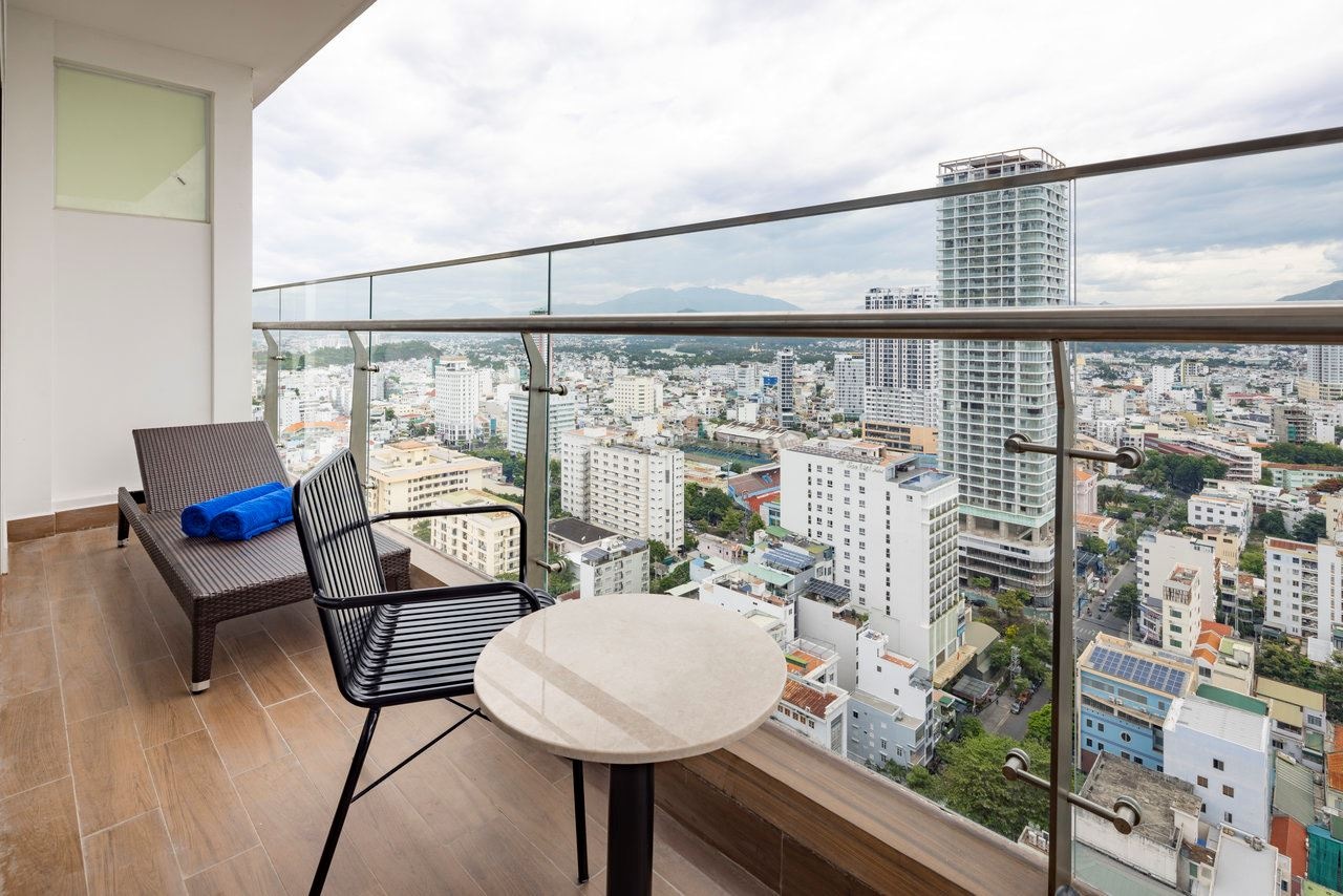 rooms-executive-club-suite-with-balcony